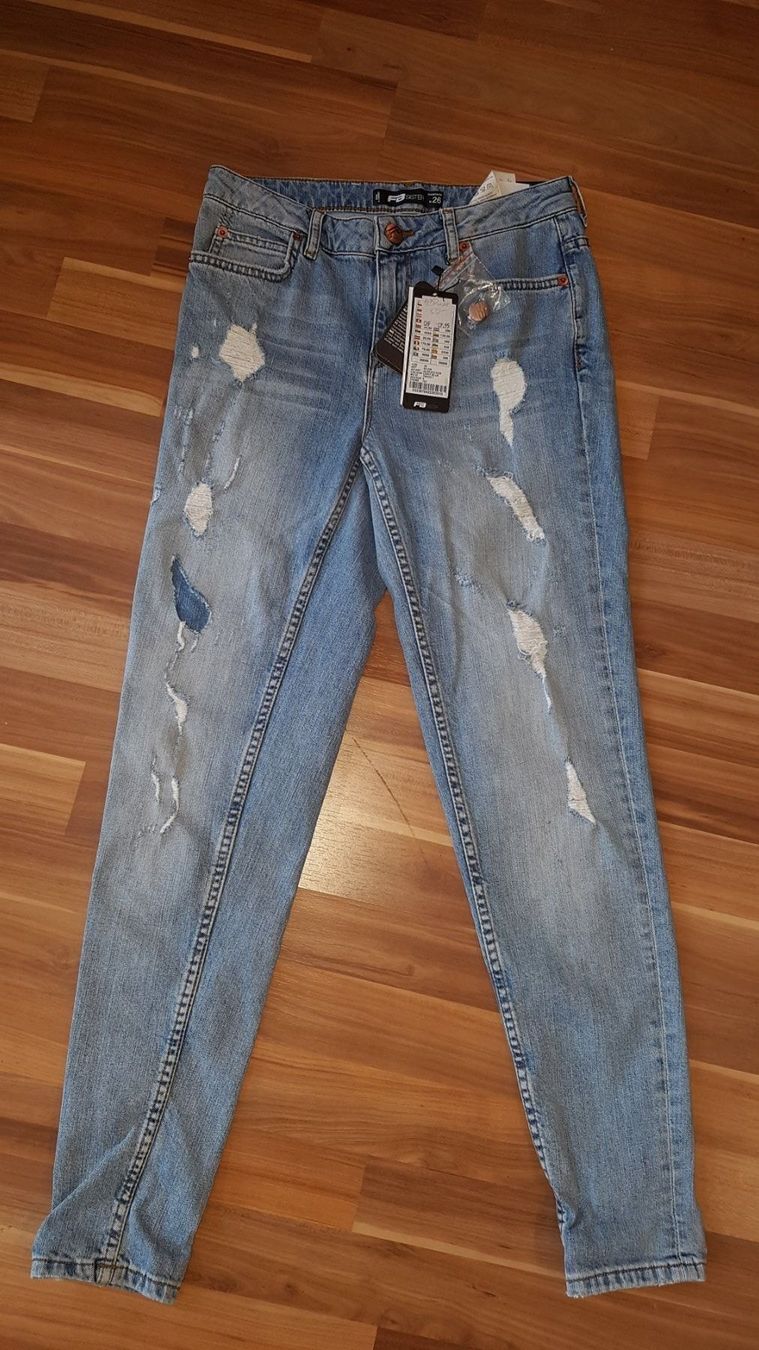 Jeans: FB Sister jeans w26 ca 36 L9 – Nuovo (secondo la descrizione) da Schwarzenburg venduto da Flamingo07