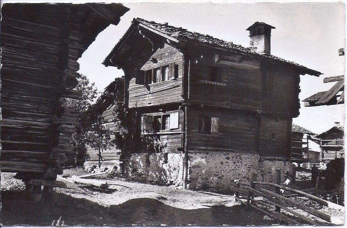Cartoline postali: VERCORIN, chalet valaisan – Usato da Les Verrières venduto da Scampi0