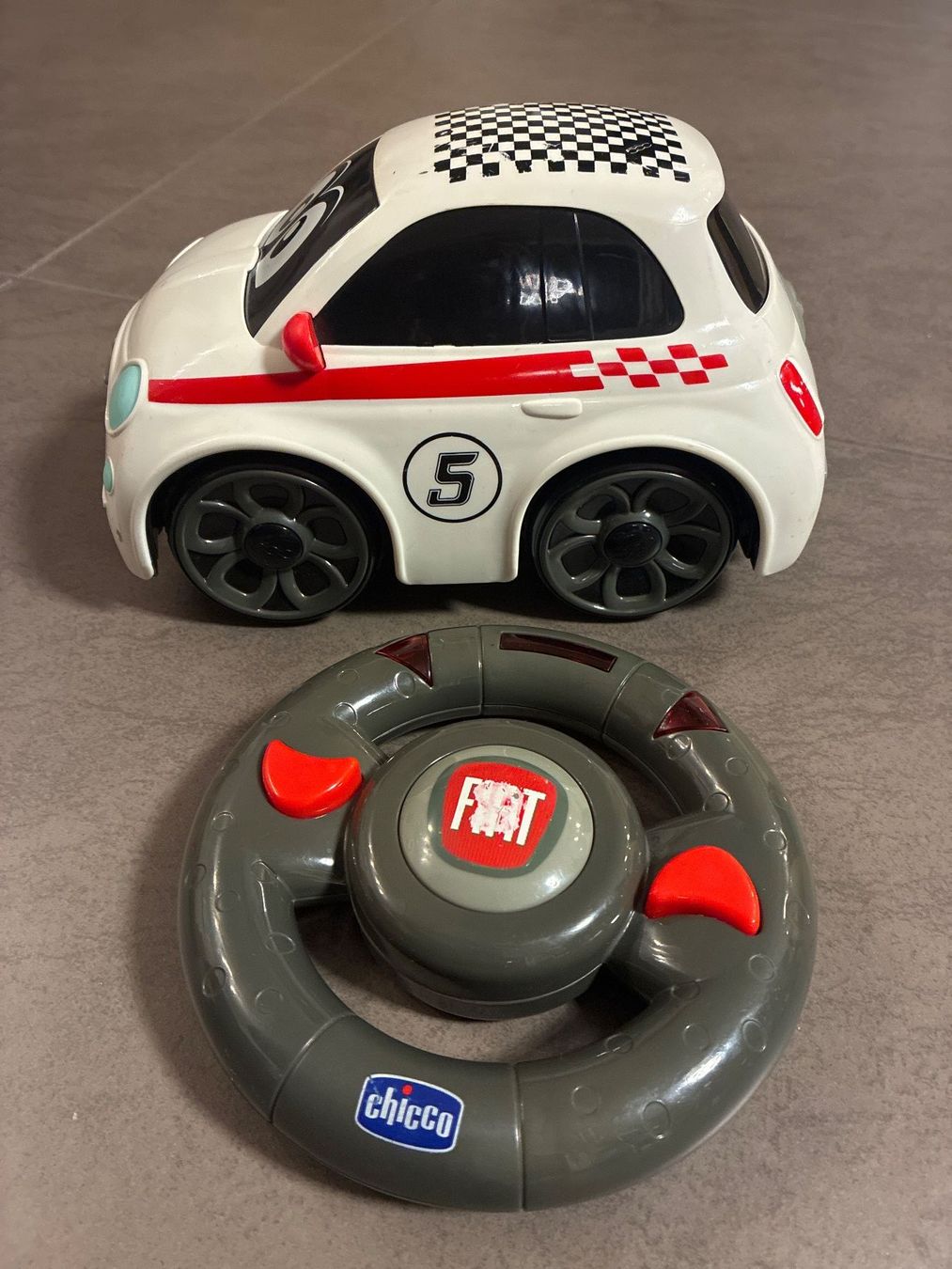 Giocattoli: Ferngesteuertes Auto Fiat 500 Chicco – Usato da Guntershausen venduto da Gloominati 2