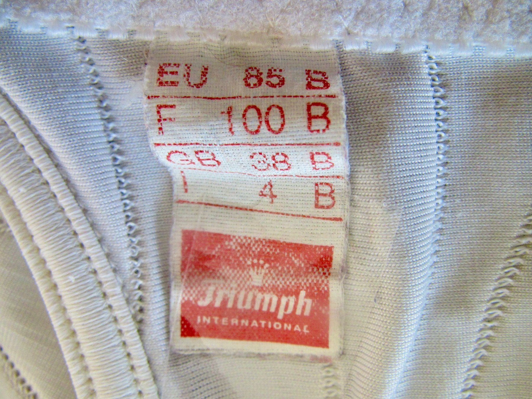 Triumph Altra biancheria intima: SOUTIEN-GORGE TRIUMPH  85 B – Usato da Murten venduto da Selliot 2