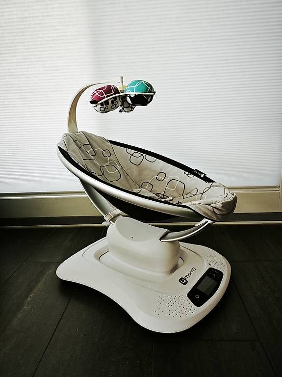 4moms Sdraiette & Sdraiette a dondolo: 4moms mamaRoo Babywippe – Usato da Scherzingen venduto da mar_57m5 1