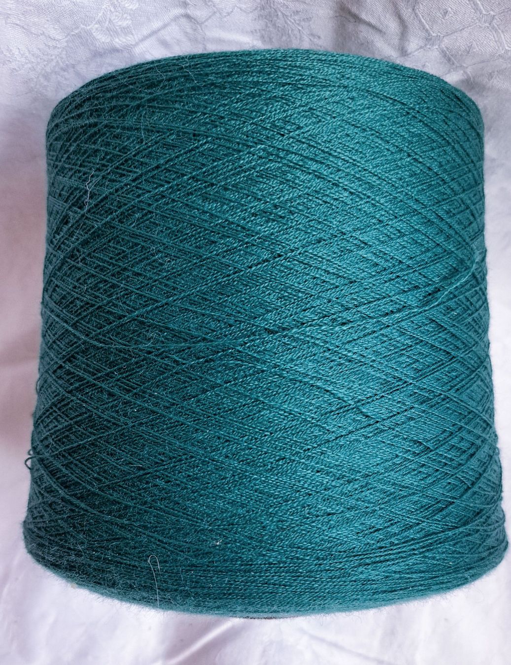 Lana: 1100 g  Wolle auf Kone – Nuovo e nell'imballaggio originale da Basel venduto da Sweet-Yarns01