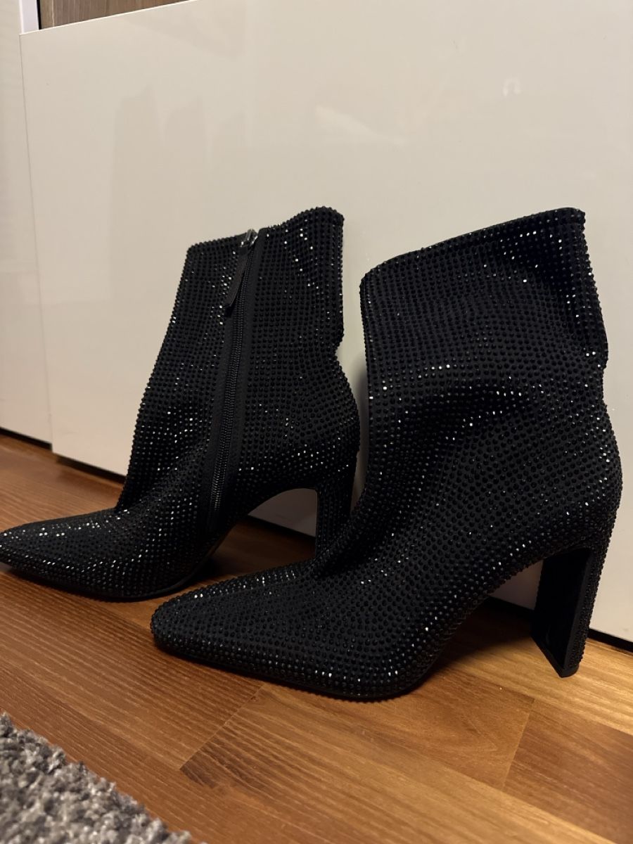 Zara Scarpe da donna: Glitzer Stiefel Schwarz – Nuovo (secondo la descrizione) da Uerikon venduto da Vanessita07