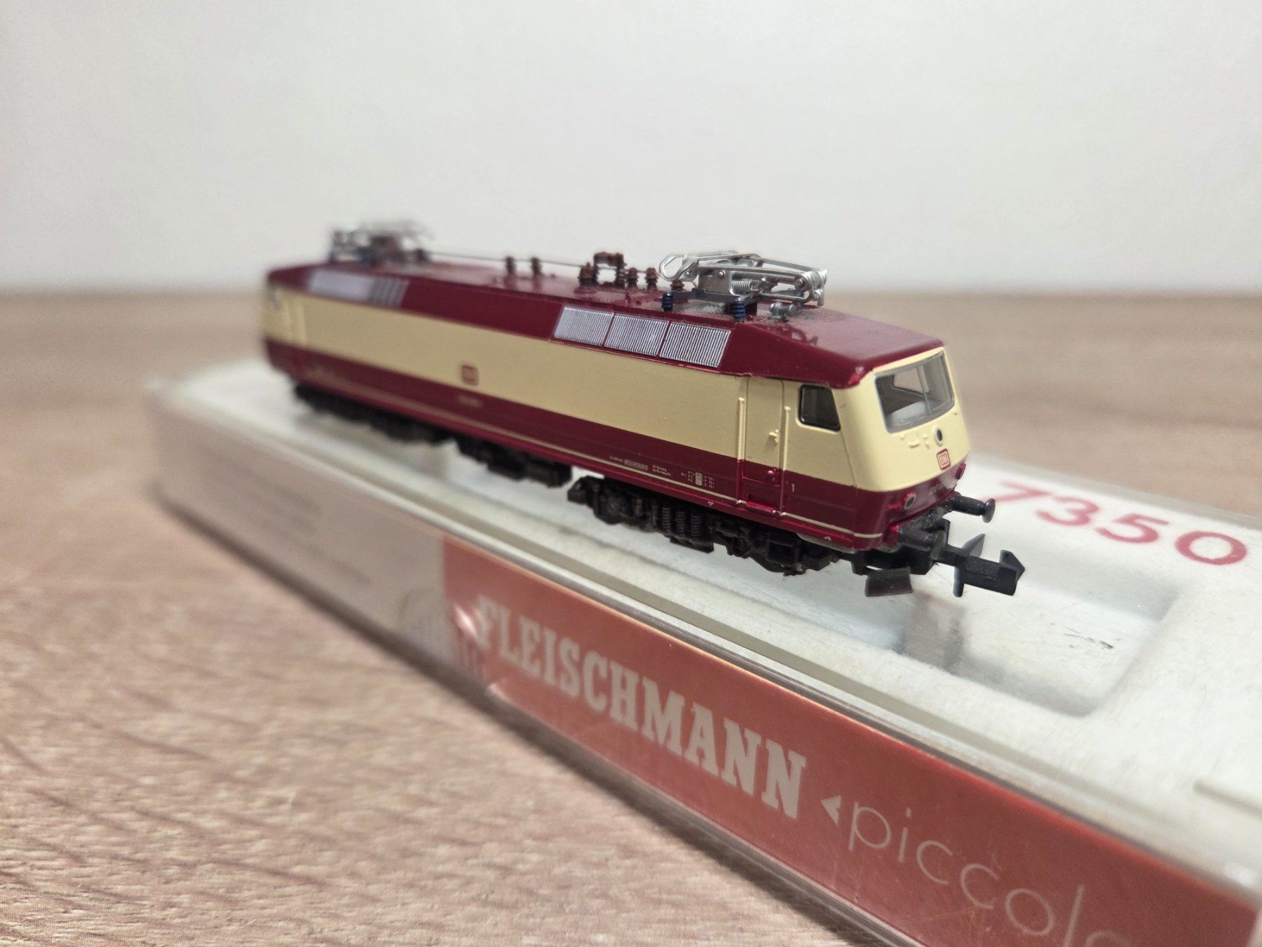 Fleischmann Modelleisenbahnen: Fleischmann N 7350 E-Lok BR 120 DB – Defekt aus St-Aubin-Sauges von Lo_Go 3