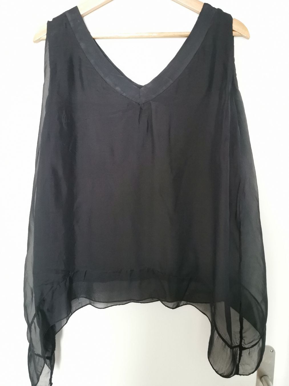 Blusen: Damen Bluse armlos Gr. L – Neu (gemäss Beschreibung) aus Schlieren von vlalif