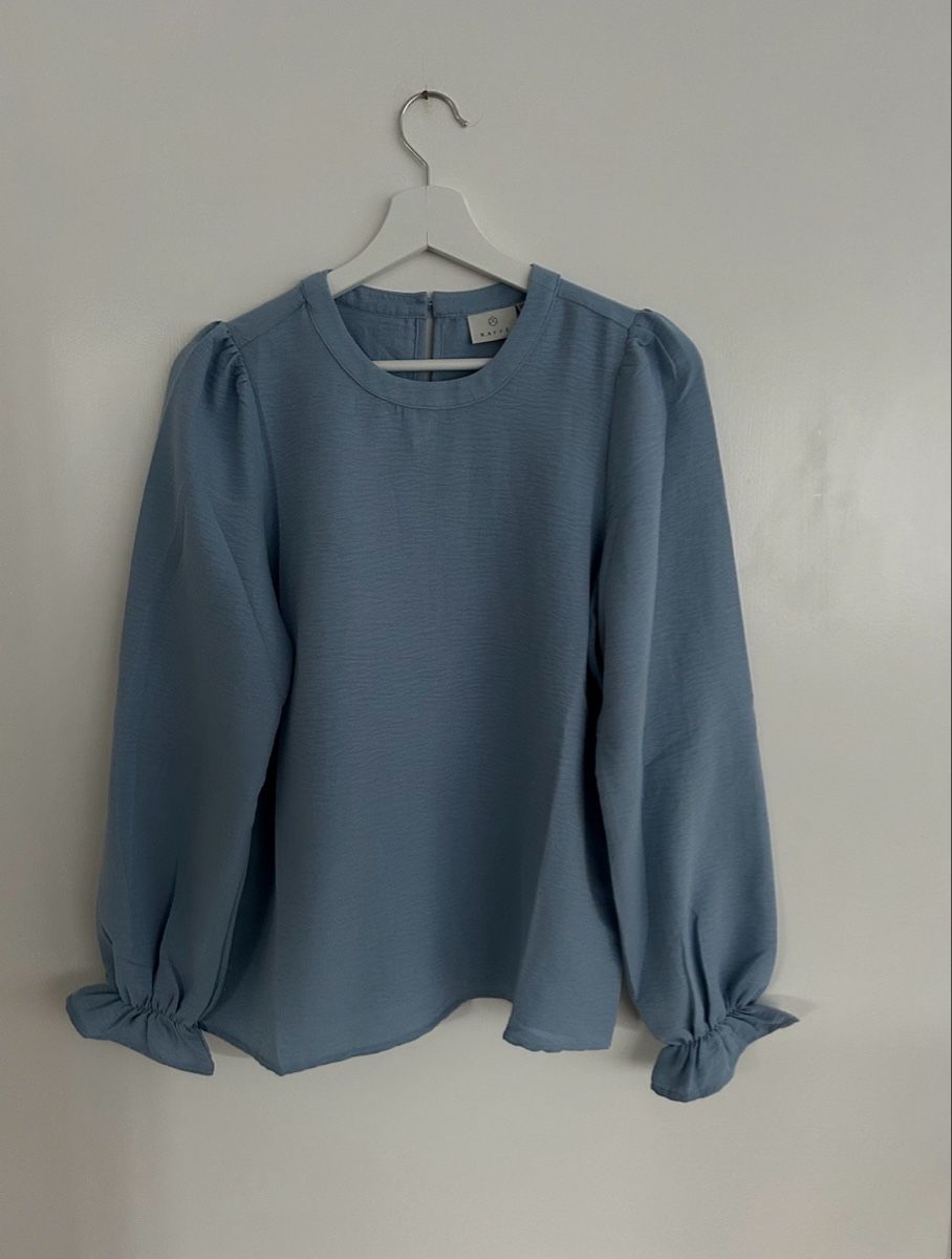 Camicette: Bluse hellblau Gr. 34 Kaffe, Rüschenärmel, leicht texturell  – Usato da Appenzell venduto da wep