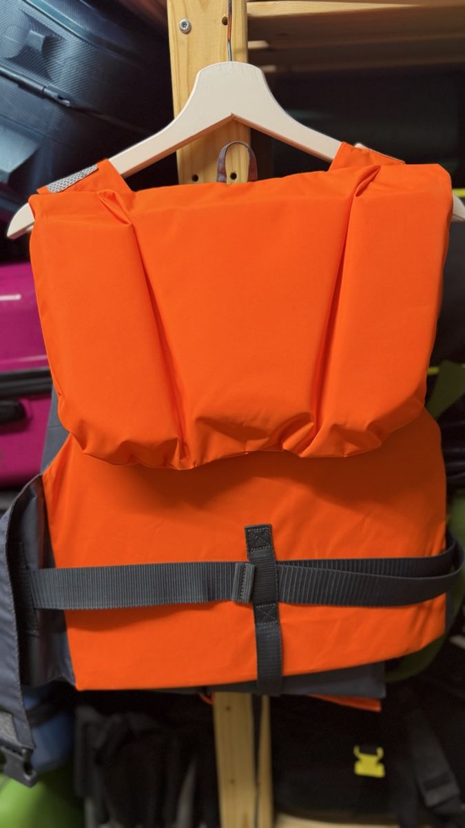 Giubbotti di salvataggio: Schwimmweste 60-80 Kilo – Usato da Stettlen venduto da t.rentsch 2