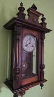 Wanduhr Holz Pendeluhr mit Schlagwerk auf Funktion