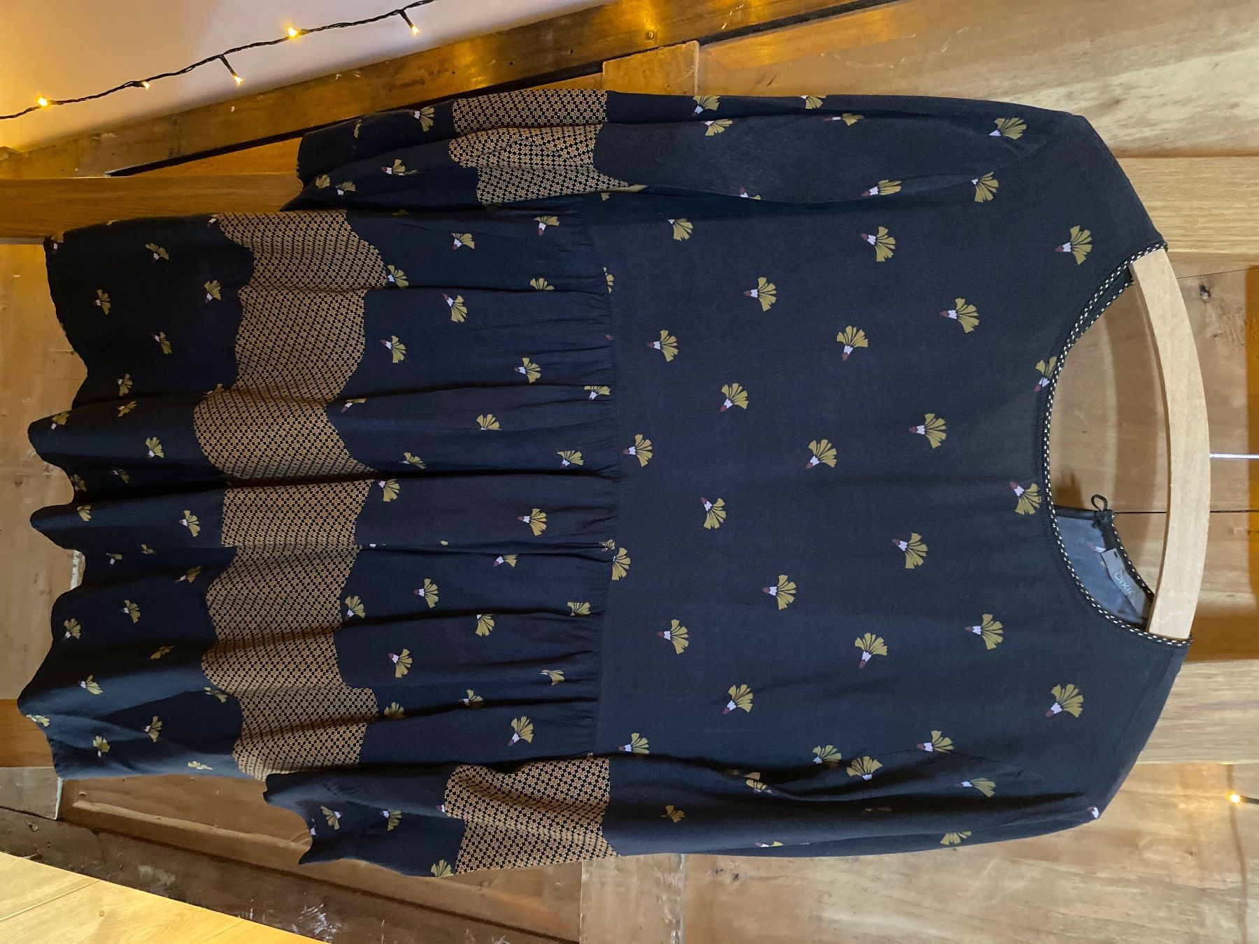 Robes: Robe femme taille M – D'occasion à Chamby par luc_m96c