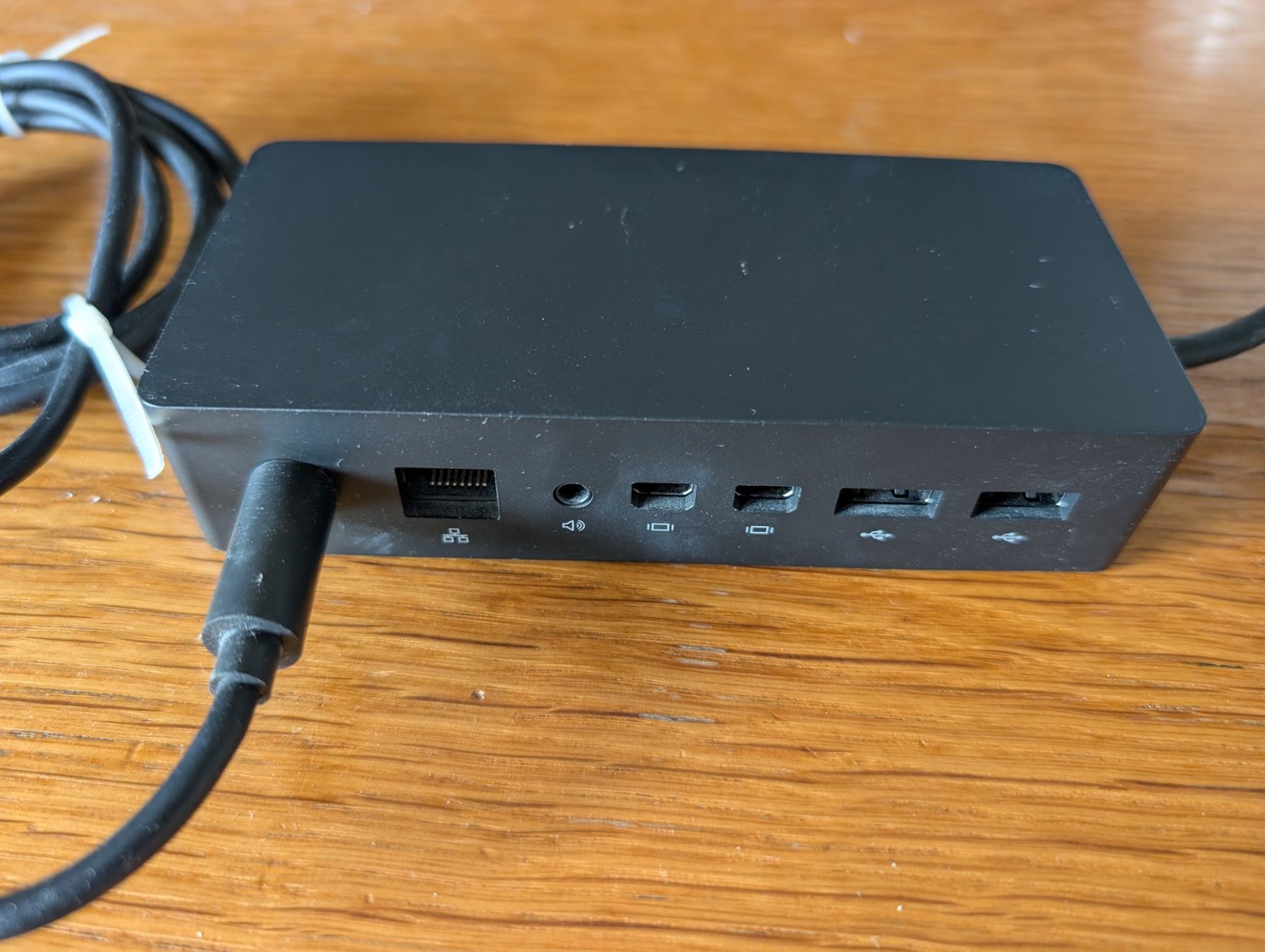 Microsoft Dockingstation: Microsoft Surface Docking Station – Gebraucht aus Windisch von dom_8llt