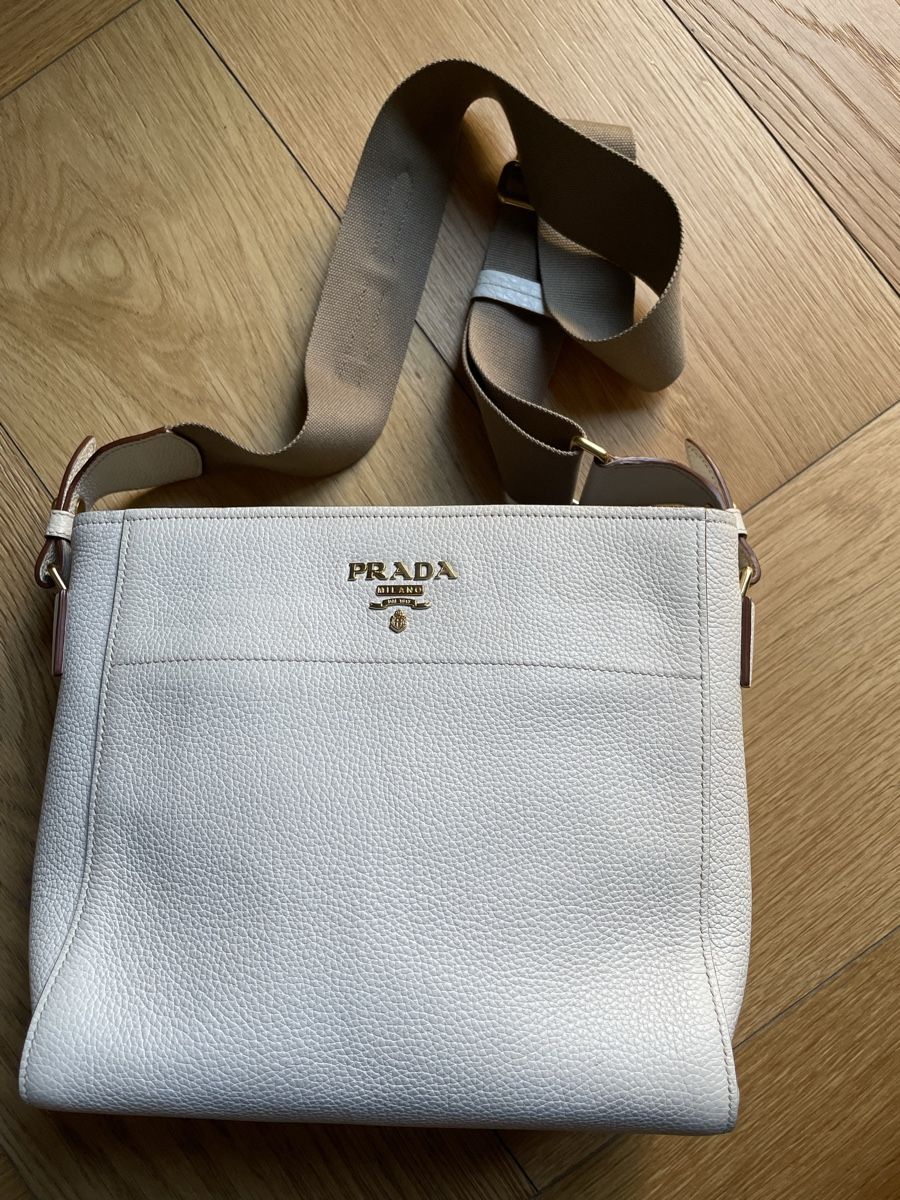 Prada Borse da donna: Prada white handbag – Usato da Zürich venduto da Fredsgaard