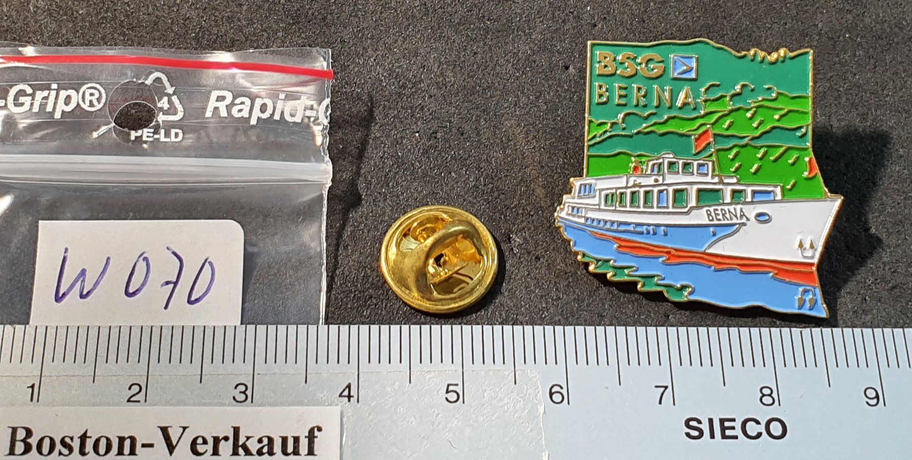 Plaketten & Abzeichen: W070 - Pin Schiff BSG Berna  Nr. 182 – Gebraucht aus Reinach BL von Boston-Verkauf 2