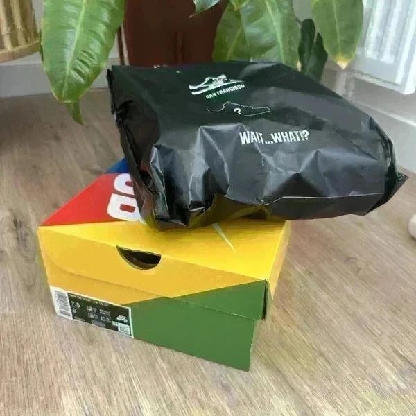 Nike Scarpe da uomo: Nike Mistery Bag complet jamais ouvert – Nuovo (secondo la descrizione) da Réchy venduto da gar_x6yx 2