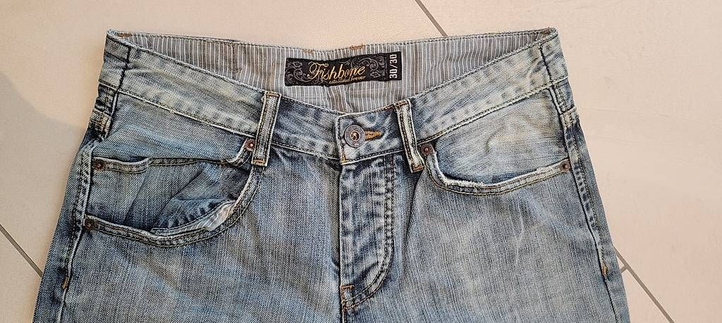 Jeans: Fishbone Jeans Grösse 30/30 – Usato da Remetschwil venduto da Smitt 1