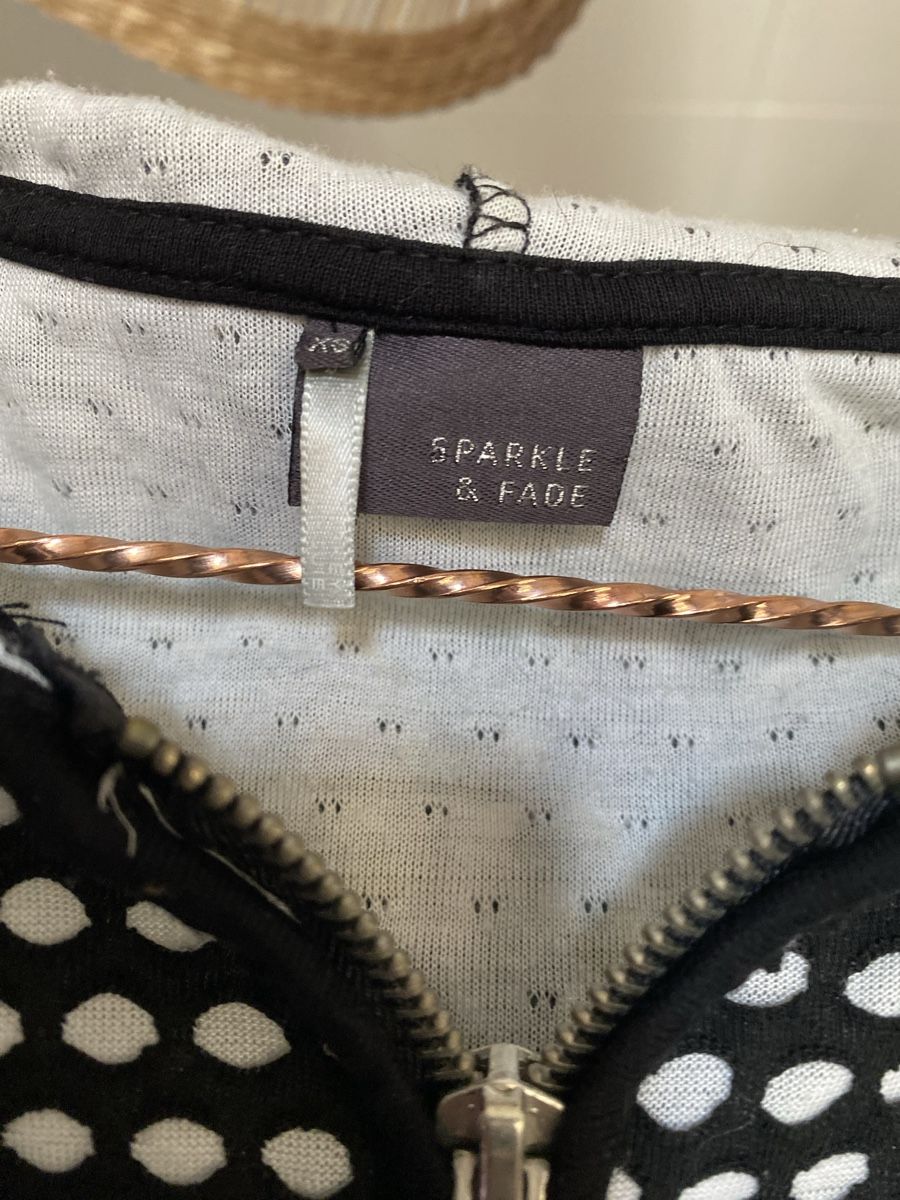 Giacche: Veste à capuche Sparkle&Fade – Usato da Lausanne venduto da els_wlr2 3