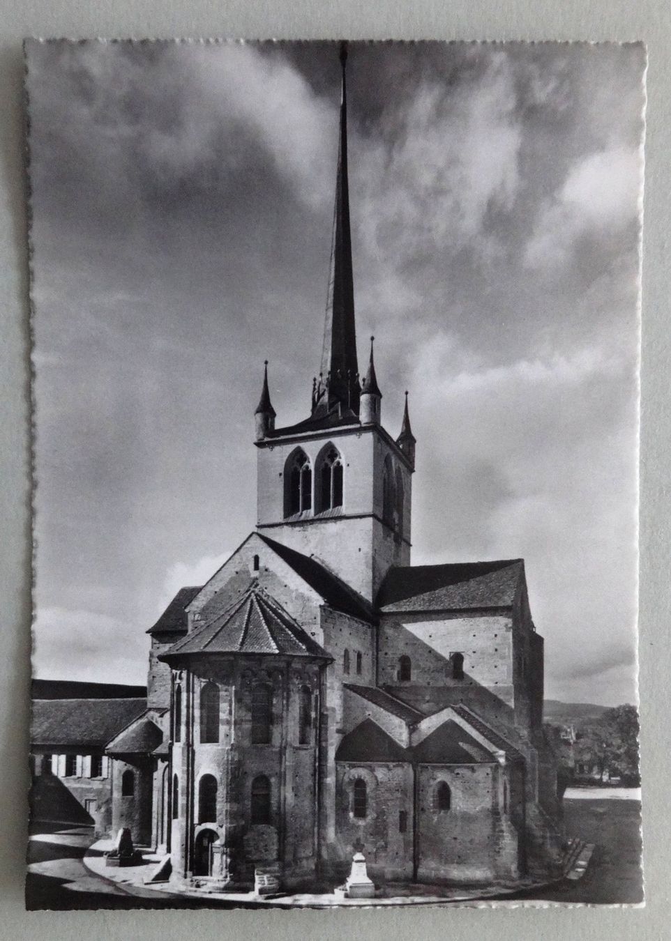 Cartoline postali: Payerne - L' Abbatiale – Usato da Fétigny venduto da Billy2miny