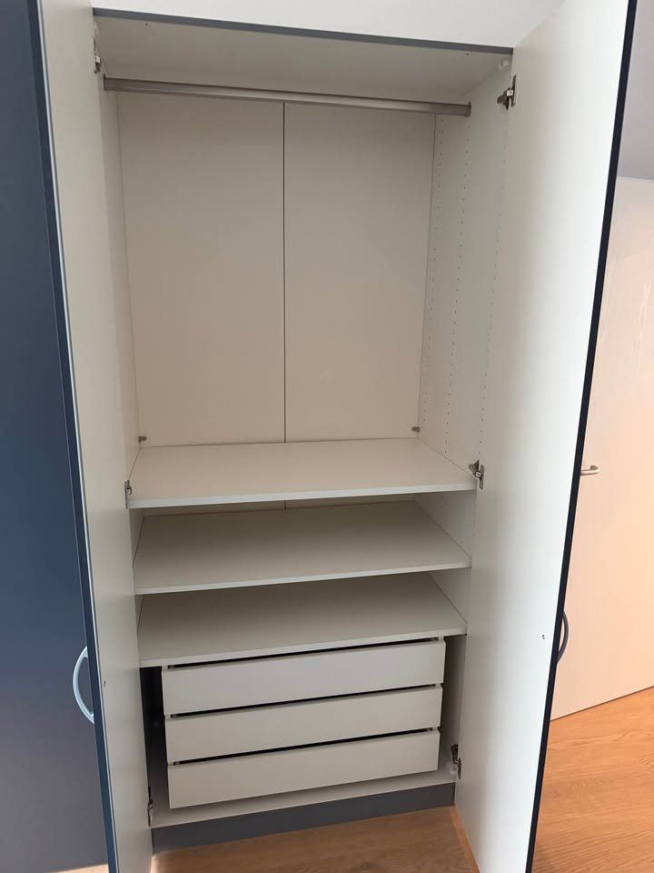 Schränke: schöner Kleiderschrank, mit Schubladen – Gebraucht aus Rorbas von Astrafix 1