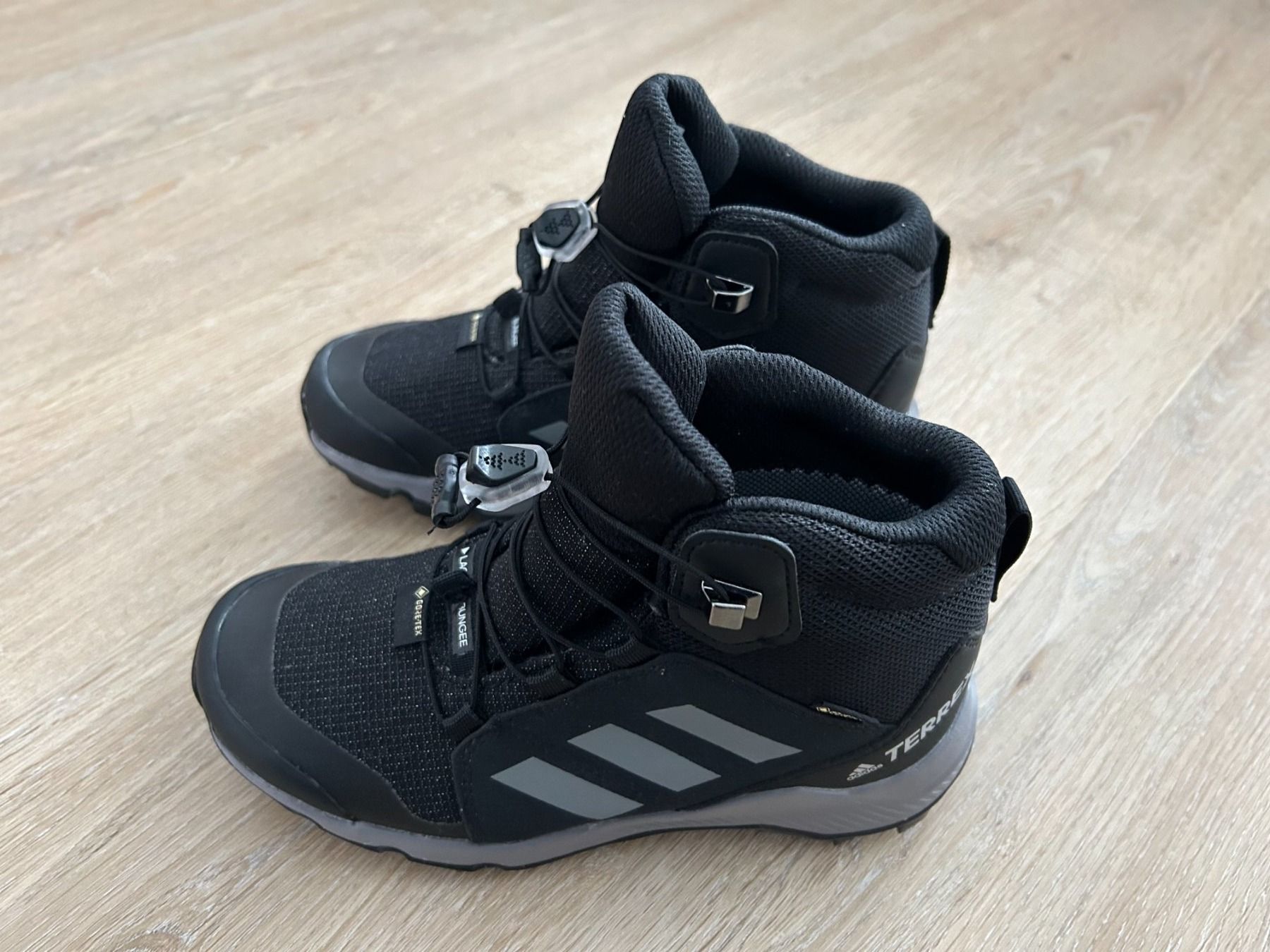 Adidas Scarpe per ragazzi: Adidas Terrex Grösse 33 – Usato da Zumikon venduto da meter03