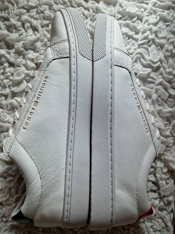 Tommy Hilfiger Scarpe da donna: Tommy Hilfiger Sneaker – Usato da Oberburg venduto da Ladiva99 1