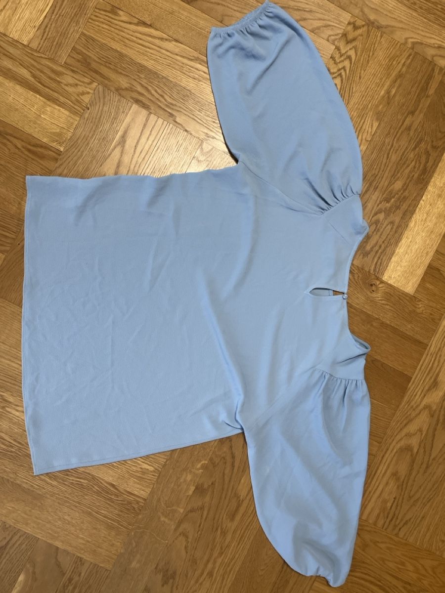 Camicette: Bluse Hellblau Gr. 42 mit Puffärmel - Top Zustand! – Nuovo (secondo la descrizione) da Sennhof venduto da Vinola30 1
