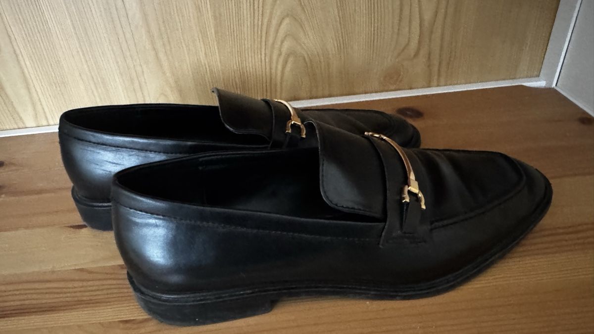 Zara Damenschuhe: Sleek Black Leather Loafers - Classic Style – Gebraucht aus Dietikon von sar_f87k 1