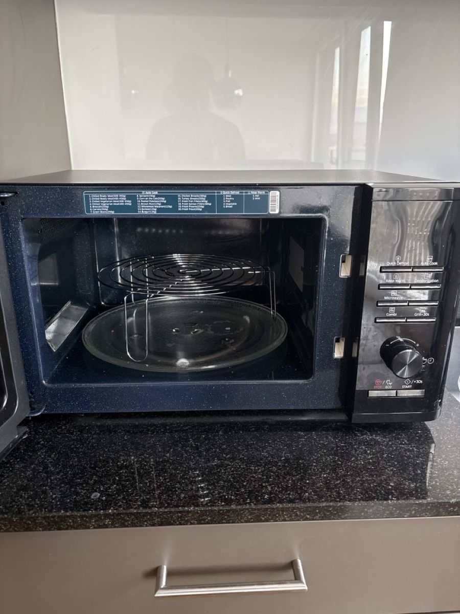 Samsung Forni: Samsung Microwave black ceramic – Usato da Oberengstringen venduto da tal_t5f9 1