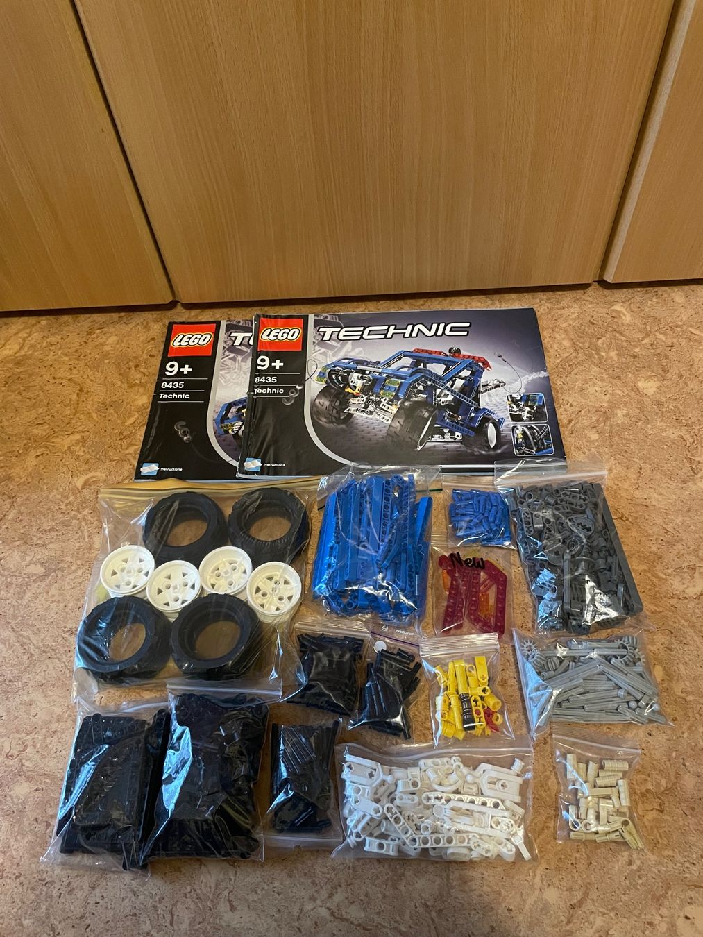 Lego Kit di costruzioni: Lego Technic 8435 Allrad Geländewagen – Usato da Airolo venduto da Bagaion99 1