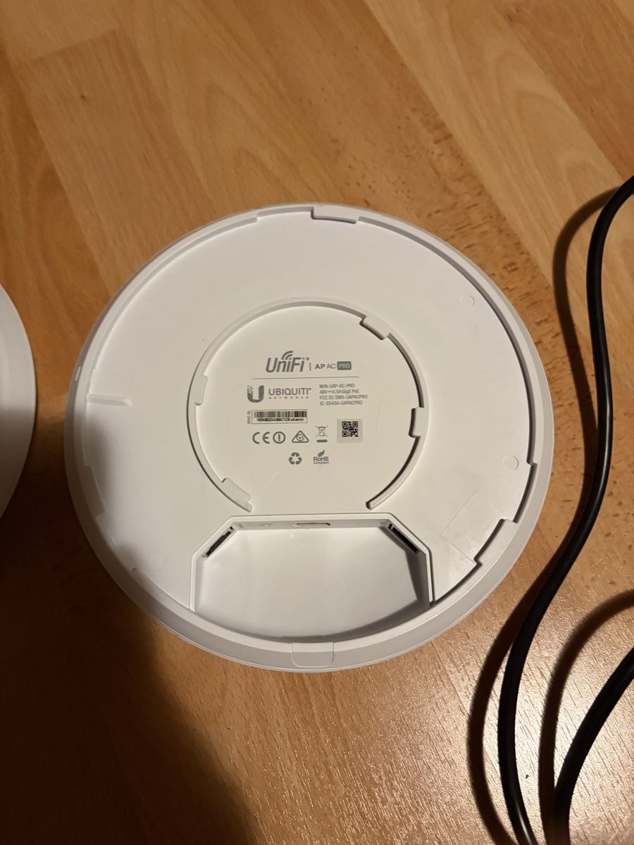 Ubiquiti Wlan: UniFi Ubiquiti AP AC Pro, 2x – Gebraucht aus sorens von Adr_z78t 2