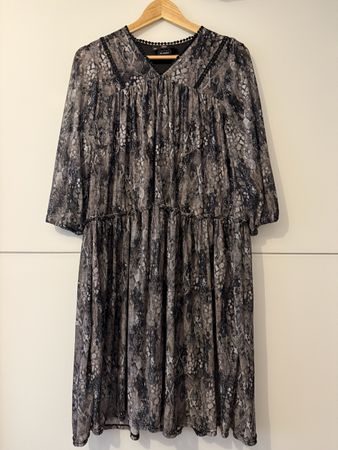 Robe Monari 42
