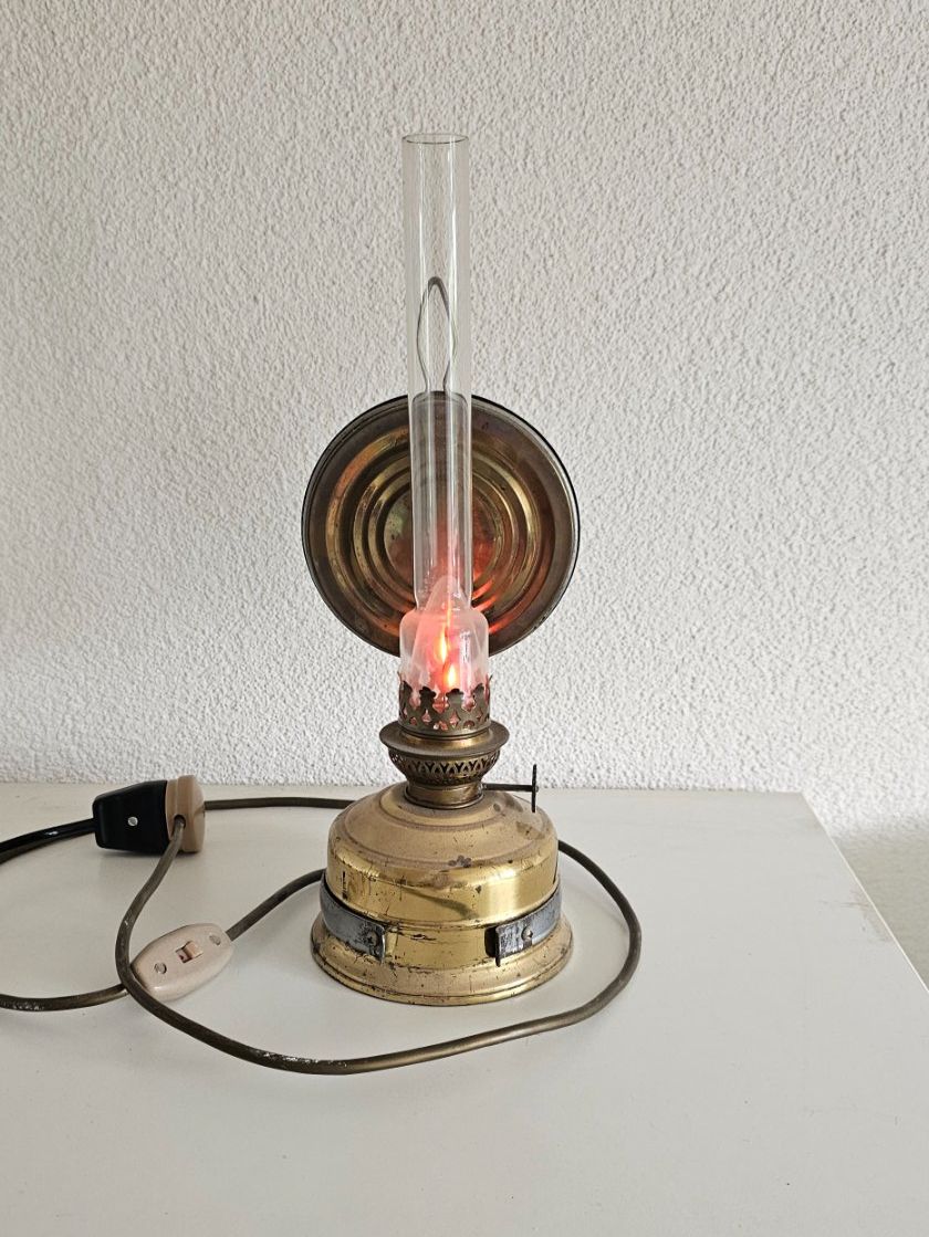 Lampes: Antike Lampe – D'occasion à Röschenz par Thi_Roesch76 1