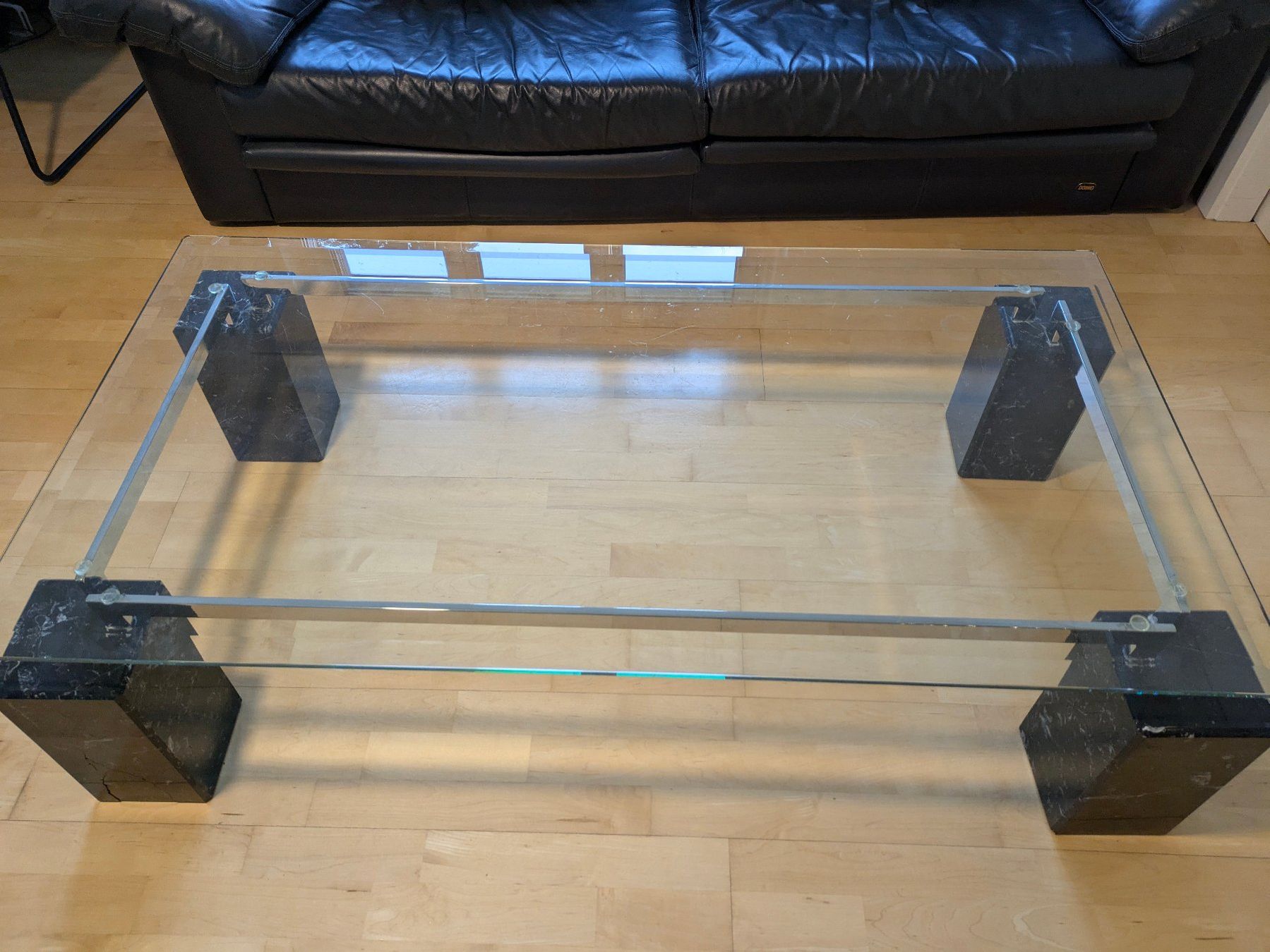 Tavoli: Glas-Couchtisch, Marmorfuss – Difettoso da St. Gallen venduto da Lila_238