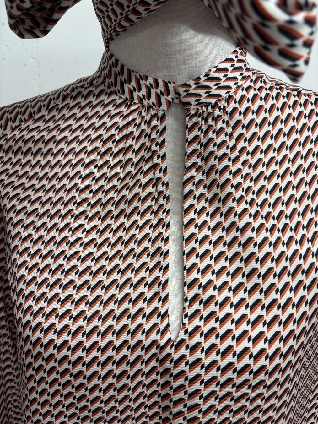 Massimo Dutti Blusen: Massimo Dutti Schluppenbluse Gr. 34/36 Print creme bordeaux – Neu (gemäss Beschreibung) aus Regensdorf von secondchancefashion 4