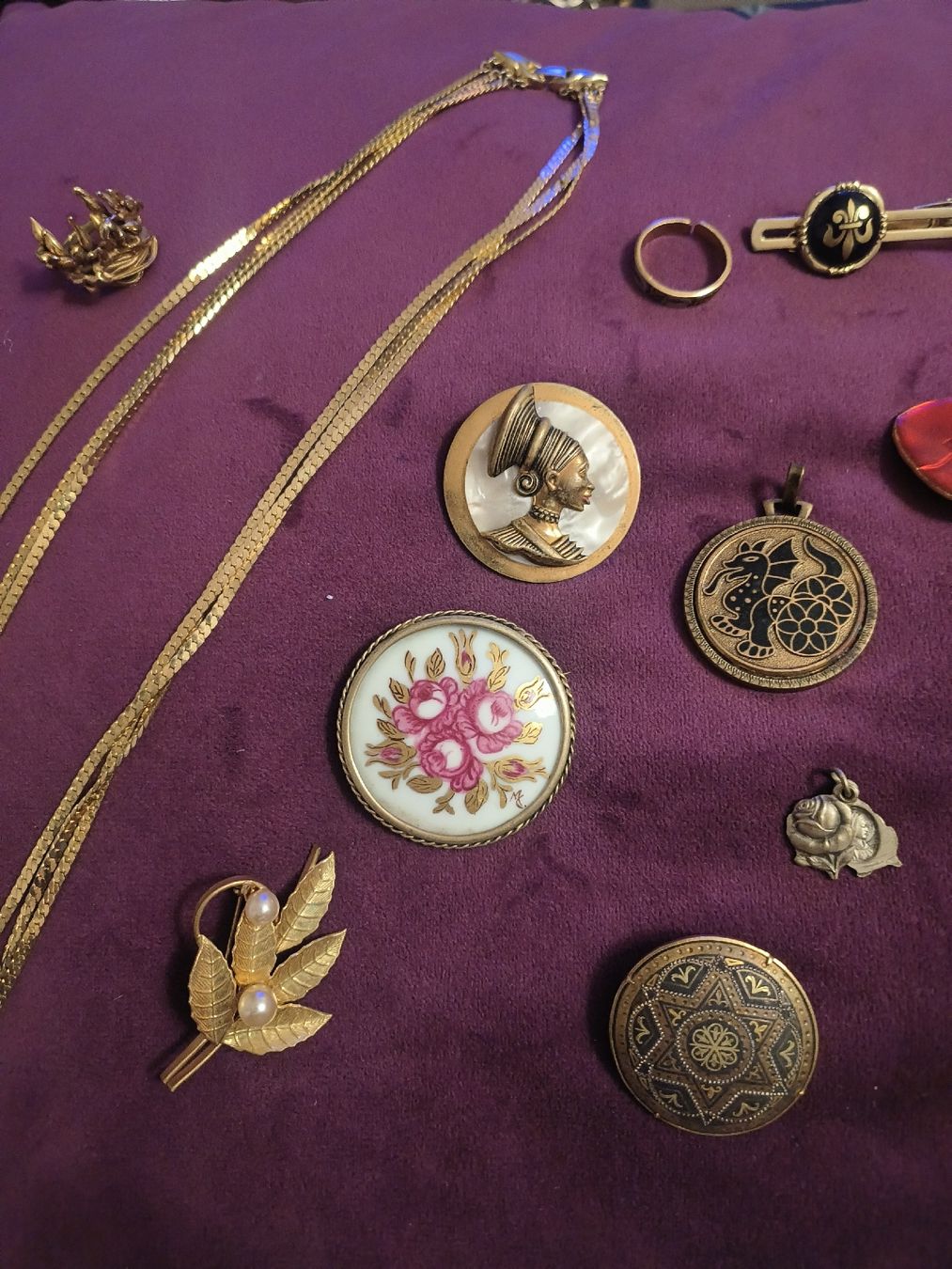 Autres bijoux: le t bijoux anciens  – D'occasion à Pampigny par Nathbn 1