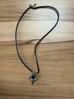 Kette mit Haifischzahn-Anhänger