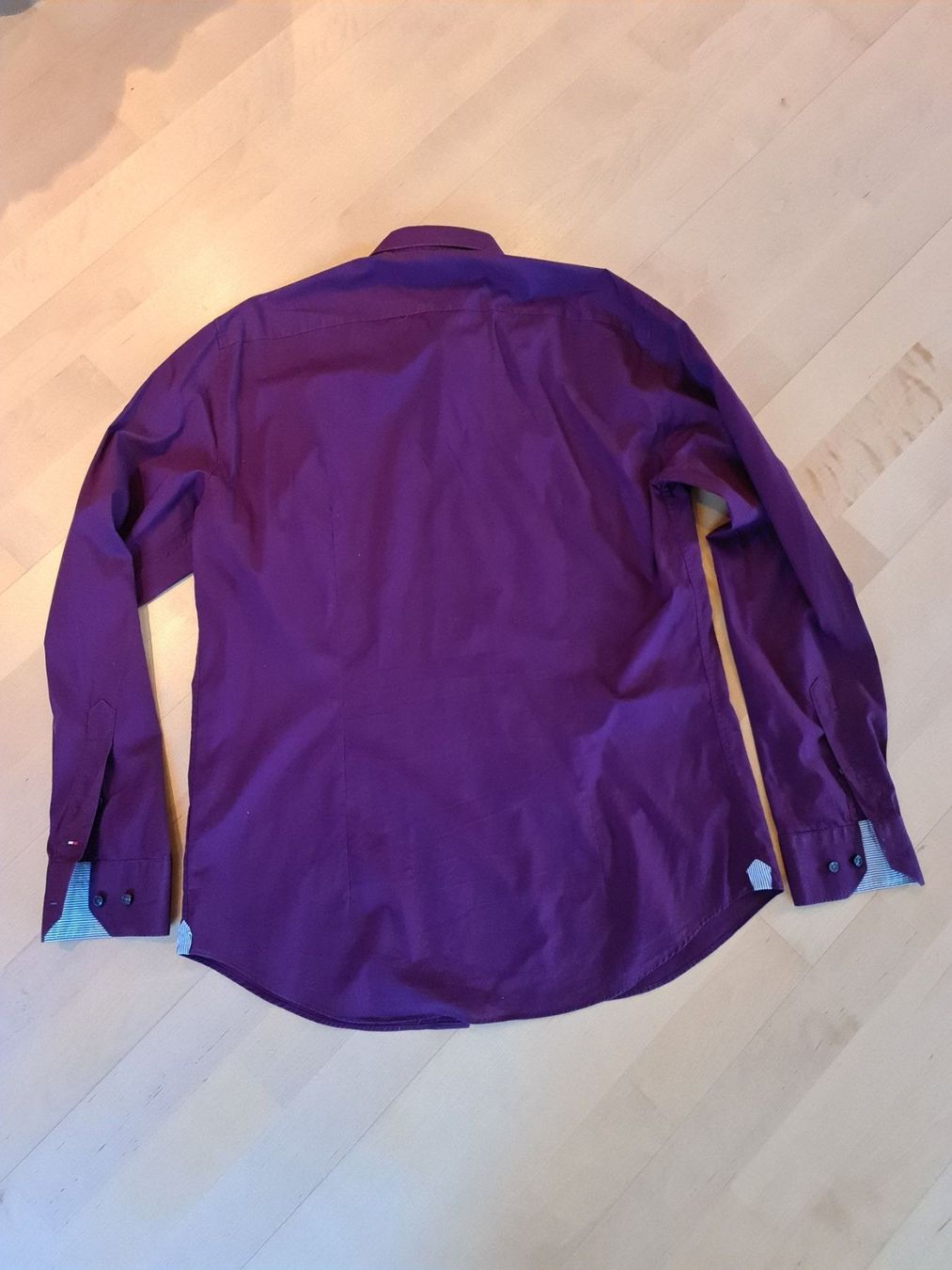 Tommy Hilfiger Hemden: Hemd Tommy Hilfiger Tailored bordeaux Grösse 40 – Gebraucht aus Buchs AG von Stunner 2
