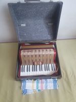 Hohner Concerto II Akkordeon inkl. Koffer (Rot Perlmutt)