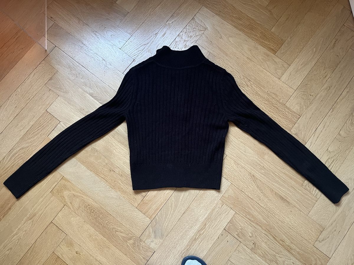 H&M Giacche: Schwarze Strickjacke – Usato da Bern venduto da aleebii 3