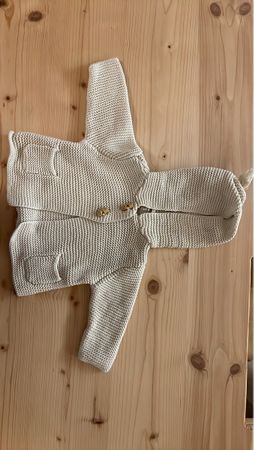 Zara Baby Strickjacke mit Kapuze beige neuwertig, 68