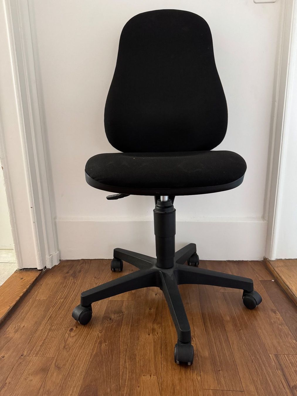 Sedie a rotelle: Fauteuil de bureau ergonomique Topstar noir – Usato da Lausanne venduto da ealloa