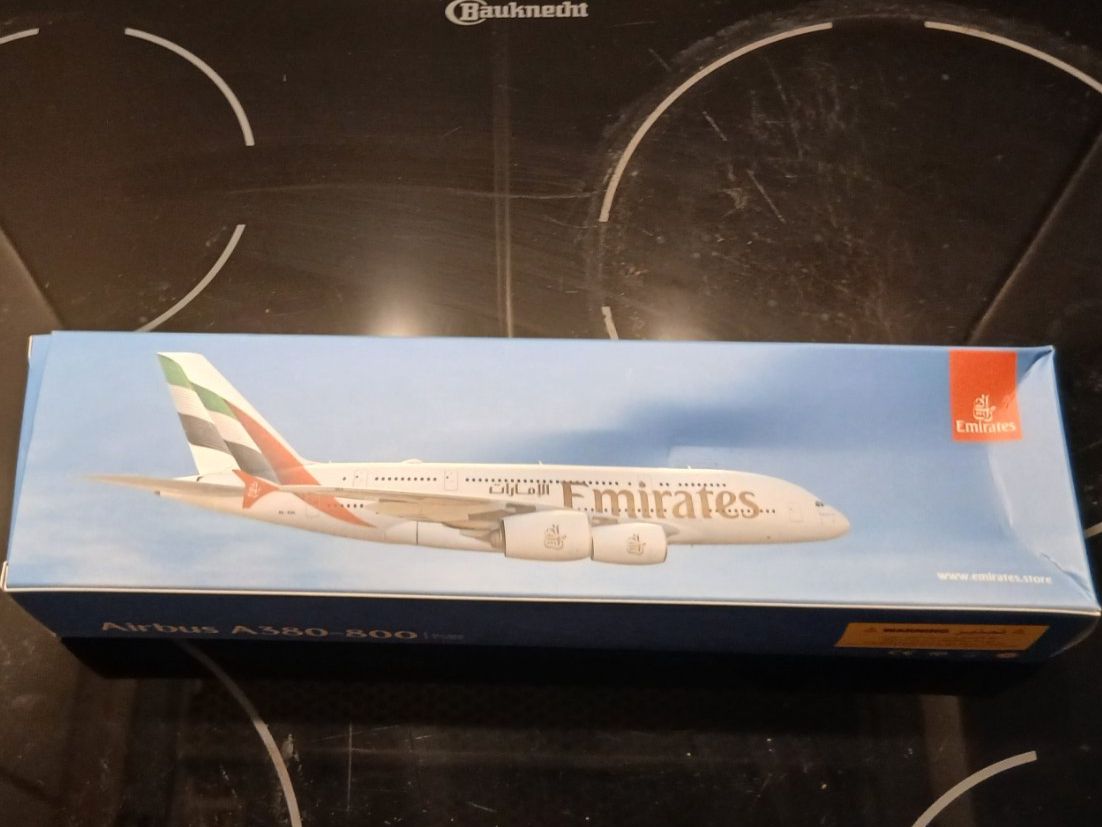 Kits de montage: Flugzeugmodell Emirates A380 – Neuf (Voir description) à Oberglatt ZH par Sandro0124