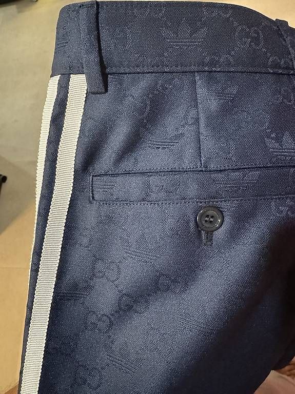 Pantaloni: Gucci x Adidas Hose  Original – Usato da Spreitenbach venduto da vancosta 4