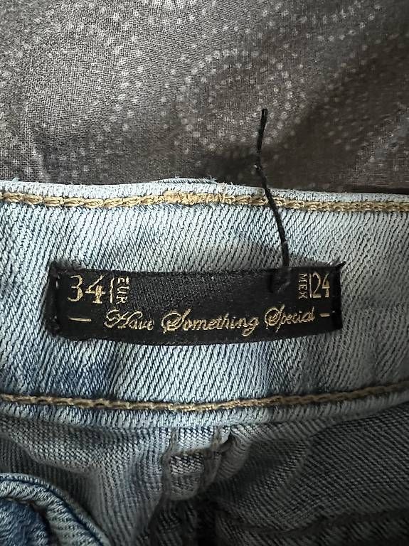 Jeans: Zerrissene Jeans Pull&Bear Gr. 34 – Usato da Schaan venduto da bar_pp72 2