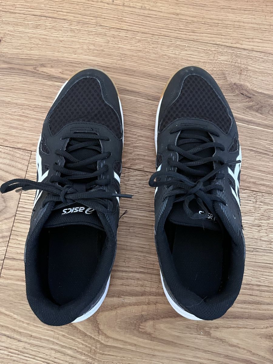Asics Scarpe da uomo: Asics Hallenturnschuhe Gr 42.5 – Usato da Russikon venduto da sparklingvision 4