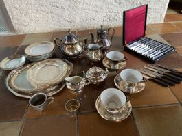 Théières, tasses, sous-tasses, couteaux, dépareillés 