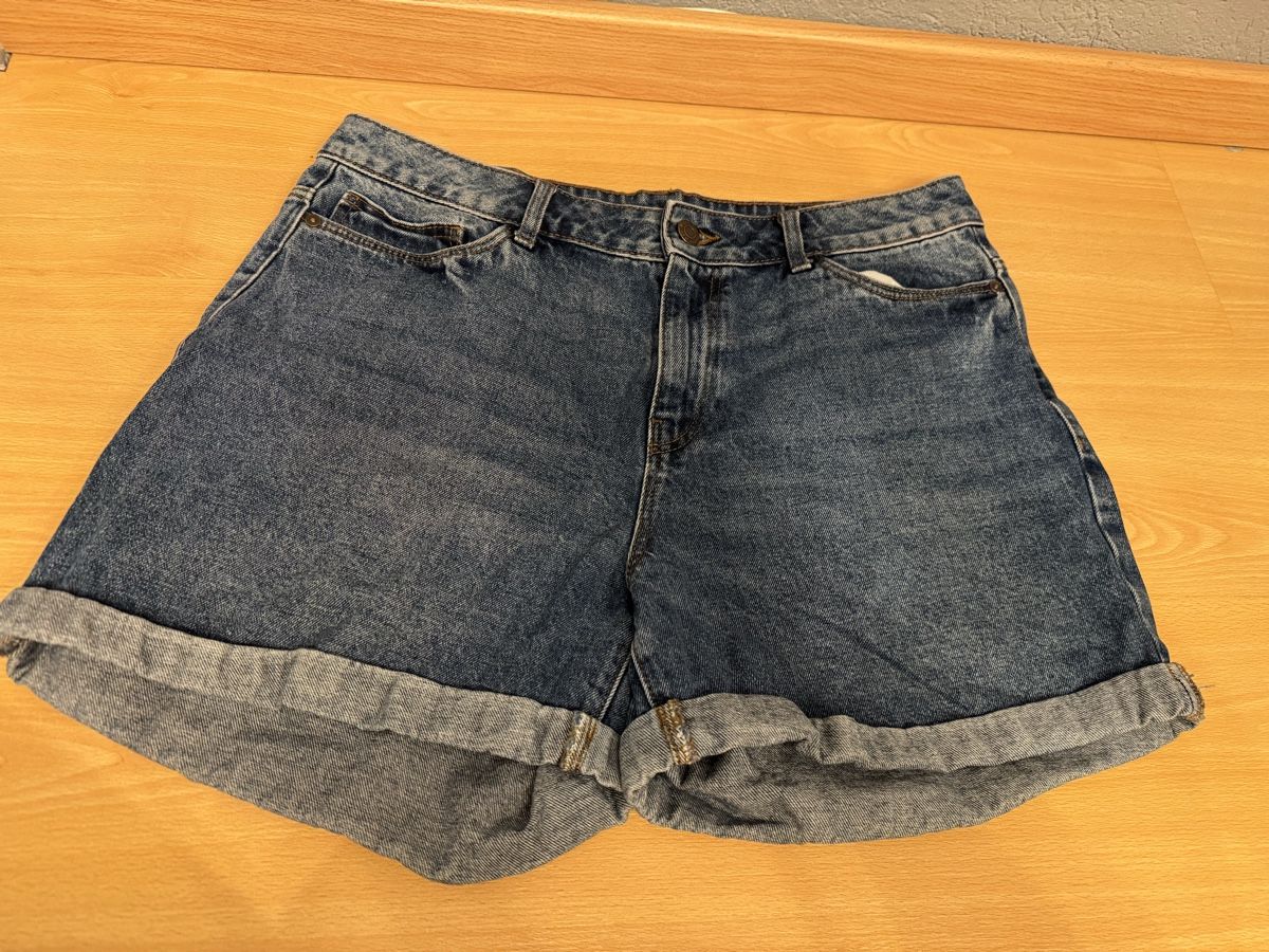 Hosen: Jeansshorts – Gebraucht aus Niederurnen von Salome.r02