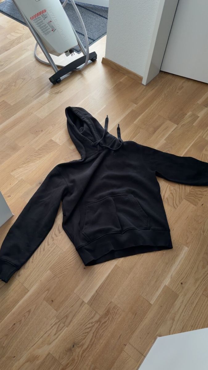 Bershka Maglioni & Felpe: Urban classic hoodie black  – Usato da Pieterlen venduto da sam_58jm