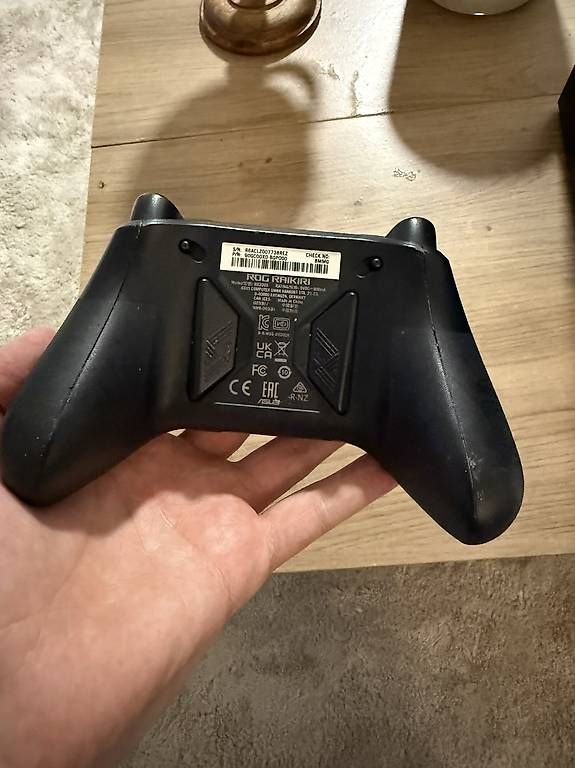 Controller: Xbox series mit asus raikiri pro controller – Usato da Zwingen venduto da dio_8k65 2