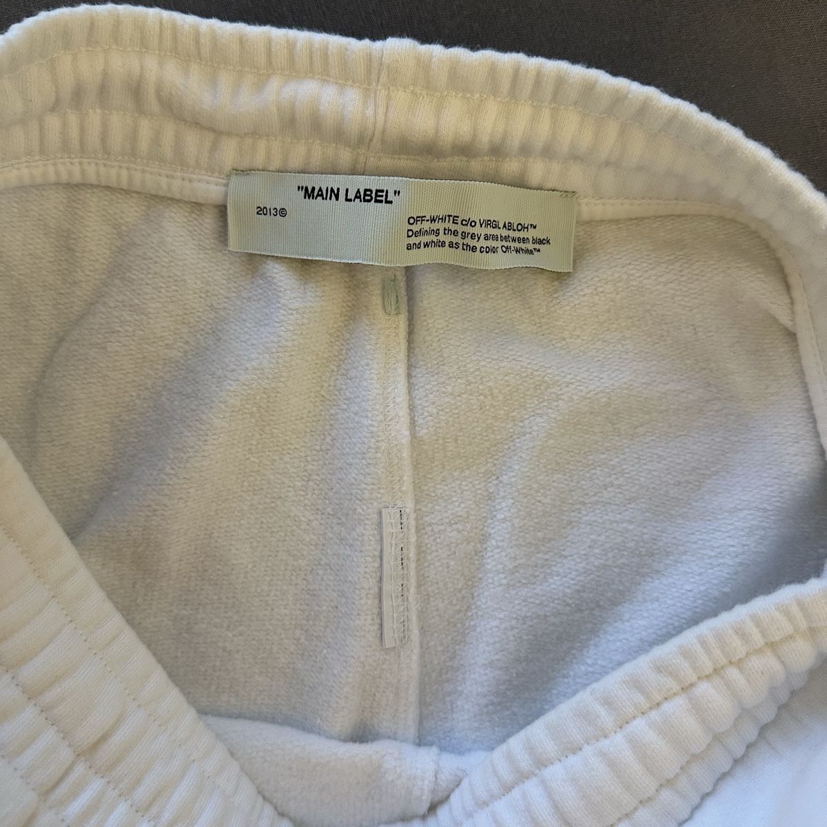 Off-White Hosen: Off-White Shorts mit Logo – Gebraucht aus Wetzikon ZH von leo_wf85 2