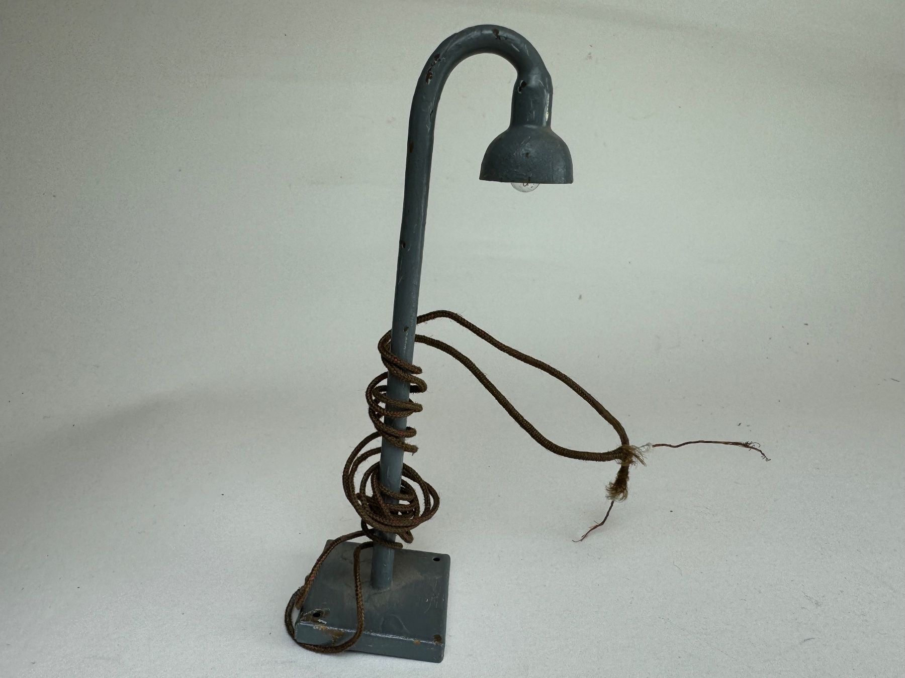 Märklin Modelleisenbahnen: Märklin Lampe massiv Metall grau – Gebraucht aus Elm von Wikmtz 1