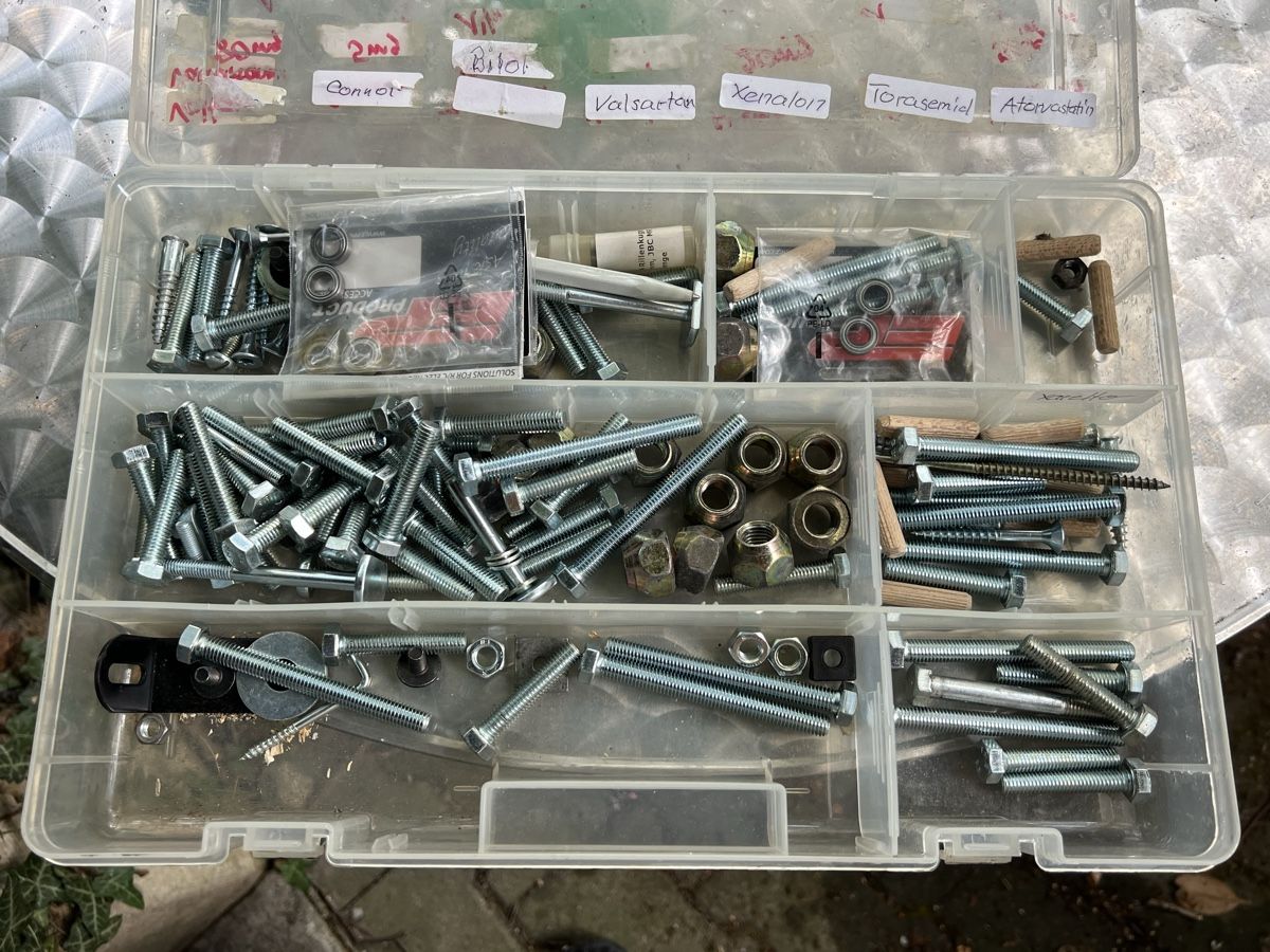 Tutti gli attrezzi: Sortiment Box Schrauben für gebraucht  – Usato da Neuenhof venduto da Willi111 1
